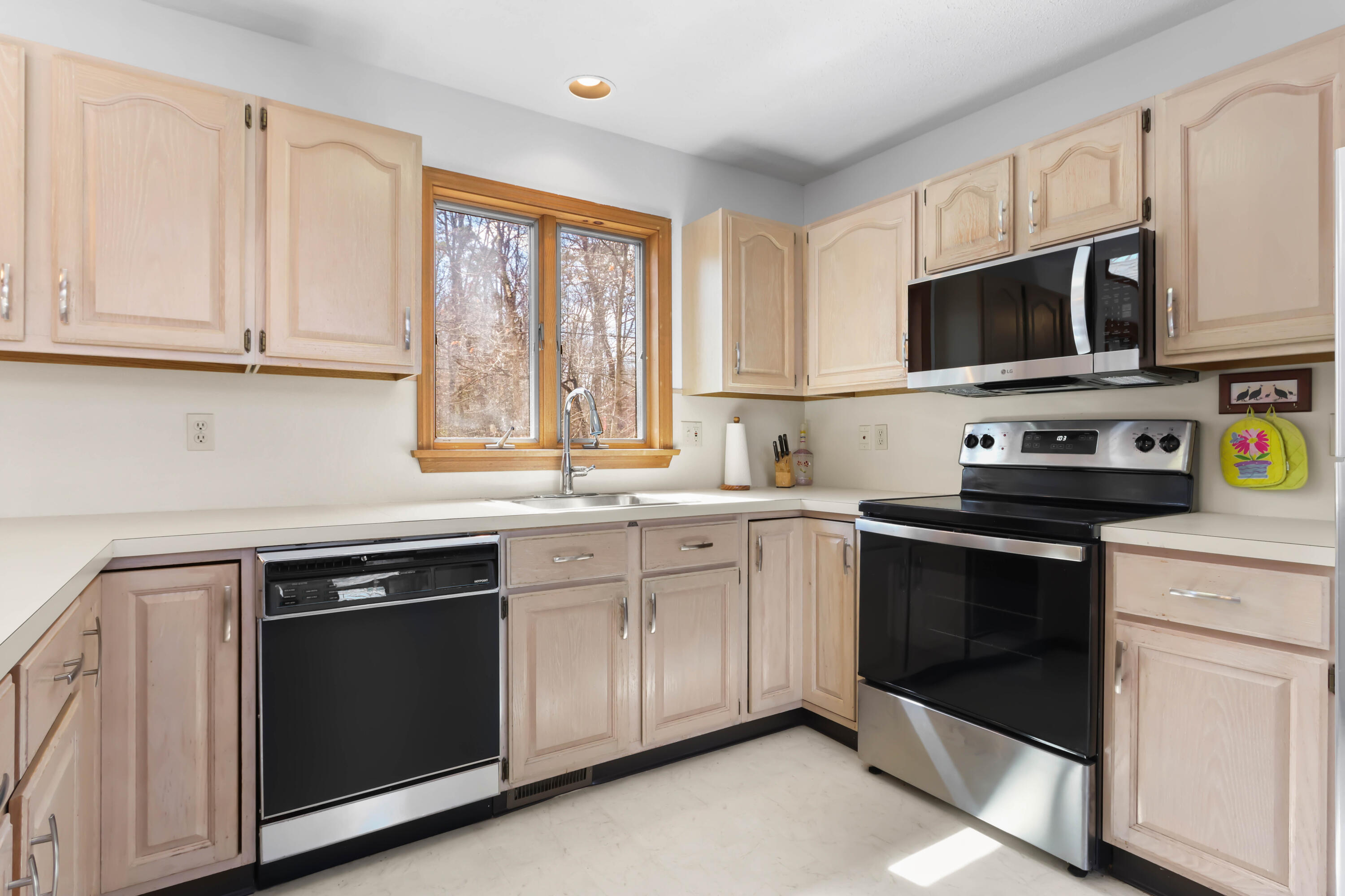 367 Saunders Drive Bushkill, PA 18324 - Photo 21 of 64 095A6808