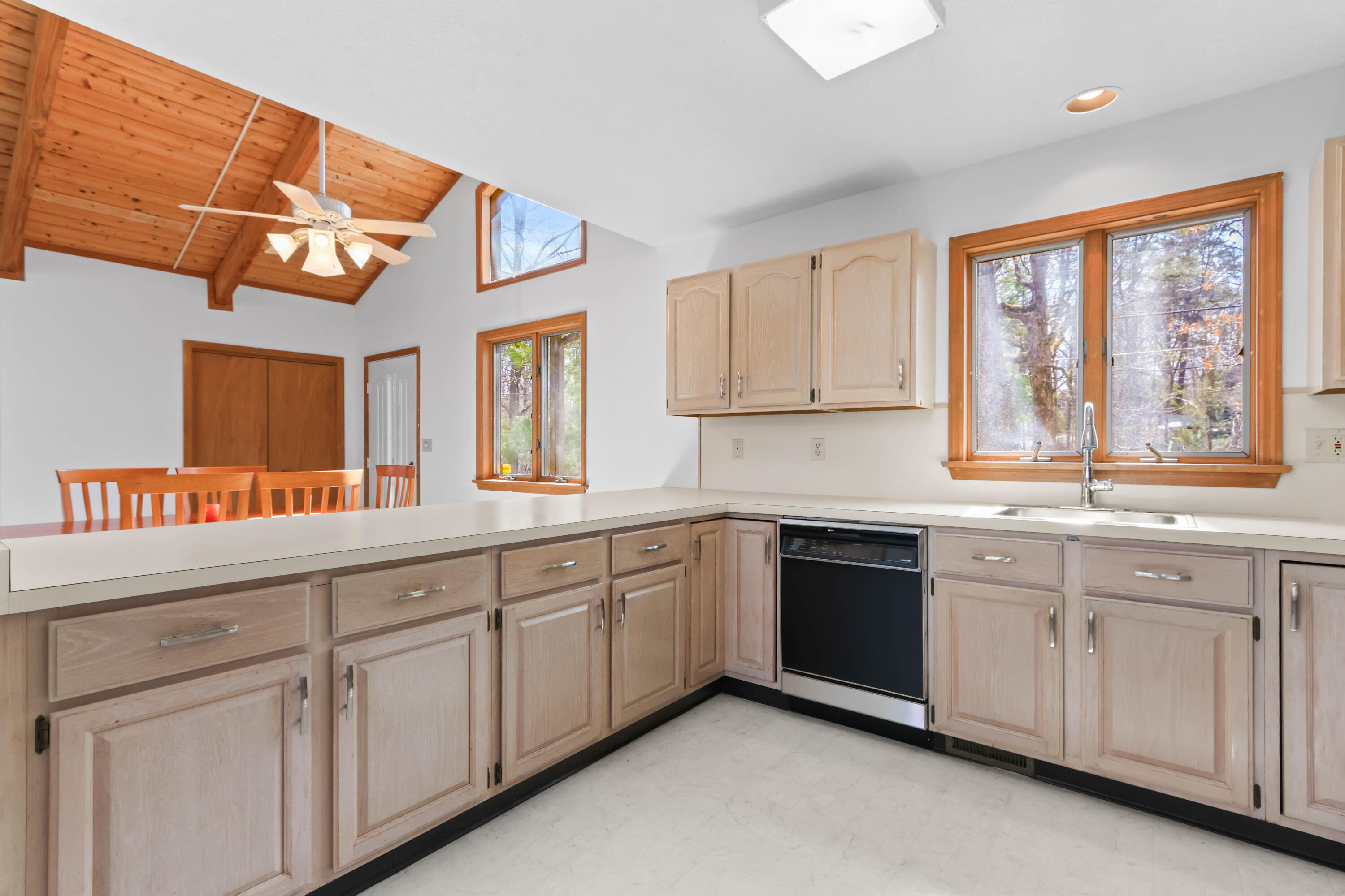 367 Saunders Drive Bushkill, PA 18324 - Photo 22 of 64 095A6822