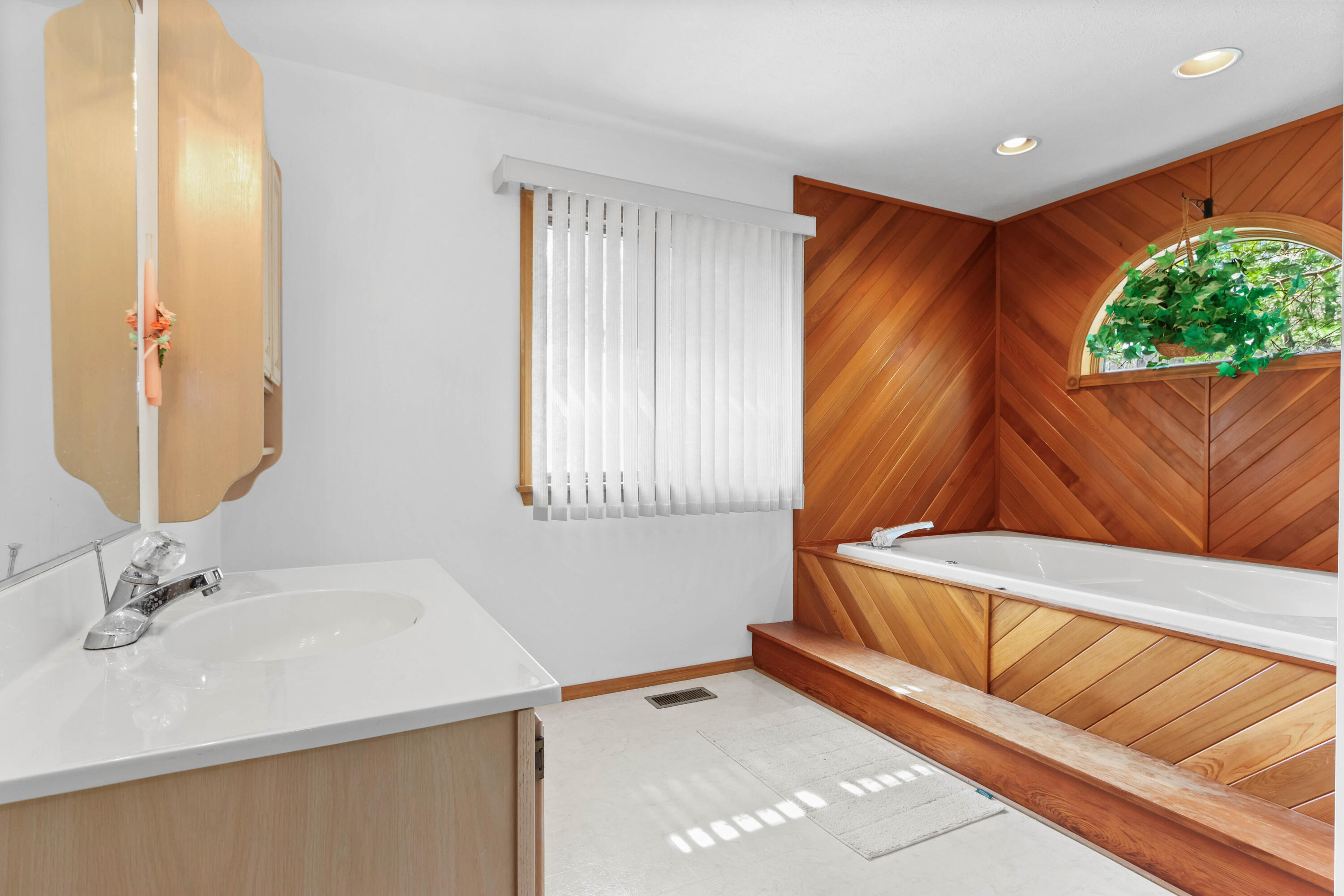 367 Saunders Drive Bushkill, PA 18324 - Photo 32 of 64 095A6875