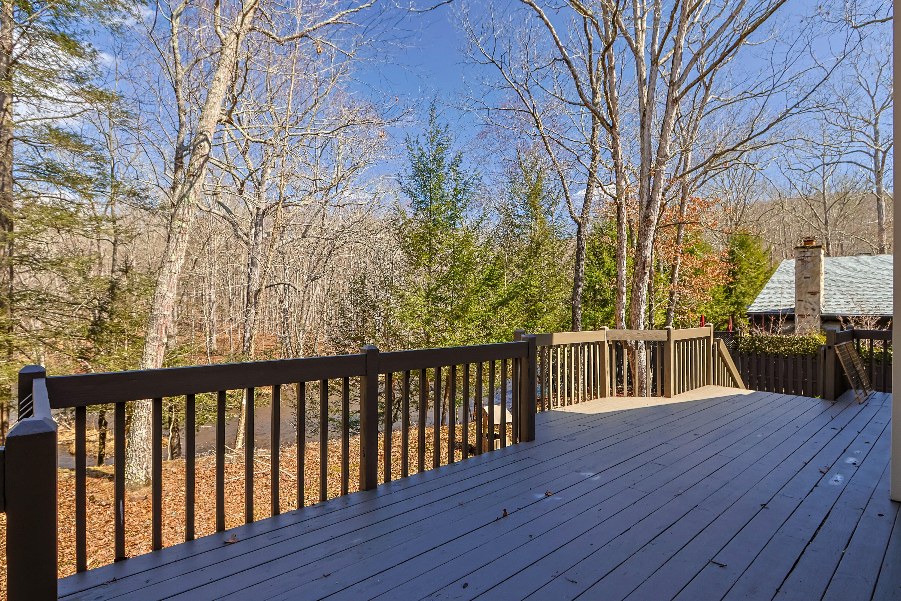 367 Saunders Drive Bushkill, PA 18324 - Photo 4 of 64 095A6765