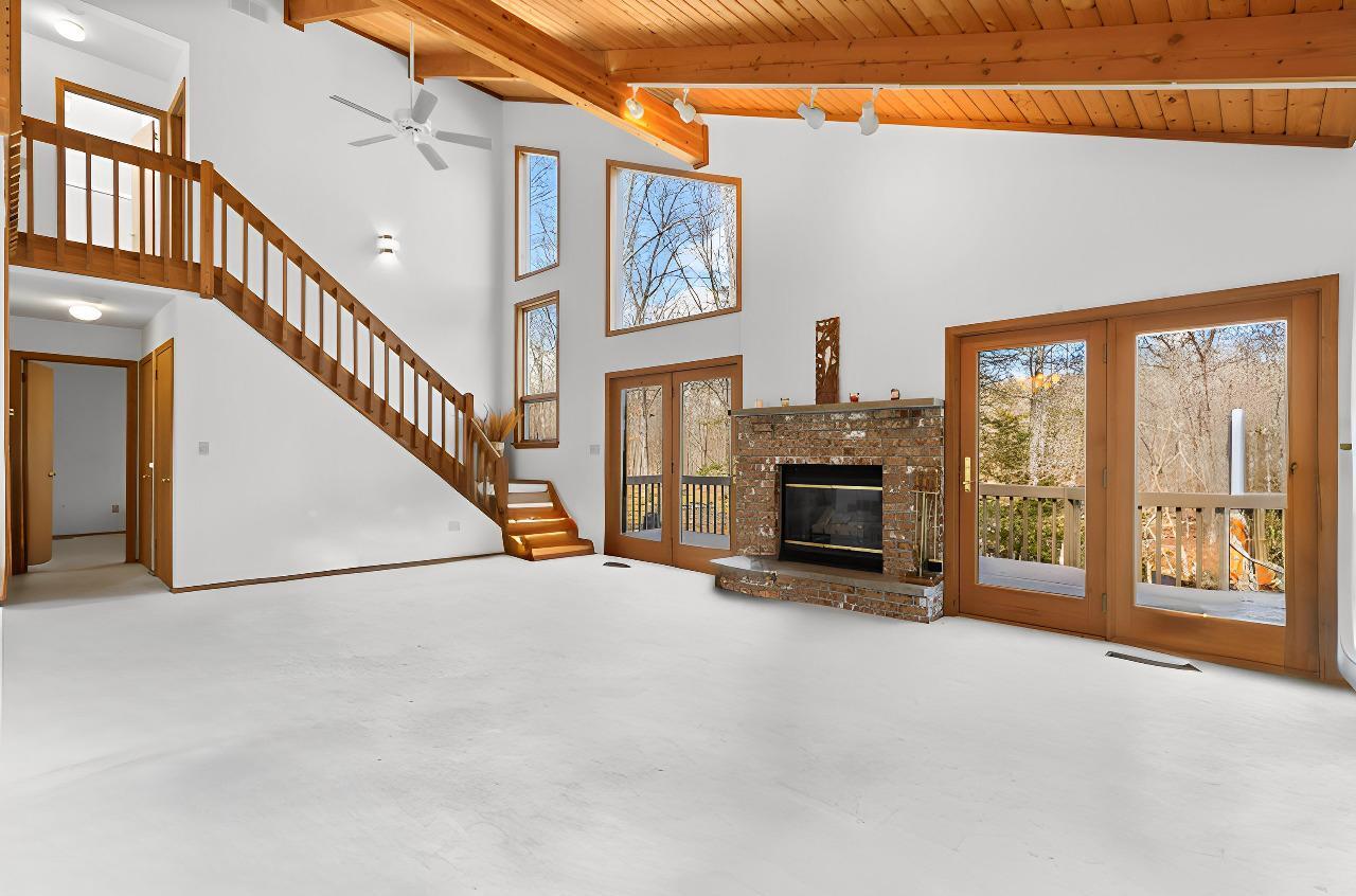 367 Saunders Drive Bushkill, PA 18324 - Photo 10 of 64 snapedit_1743343209238