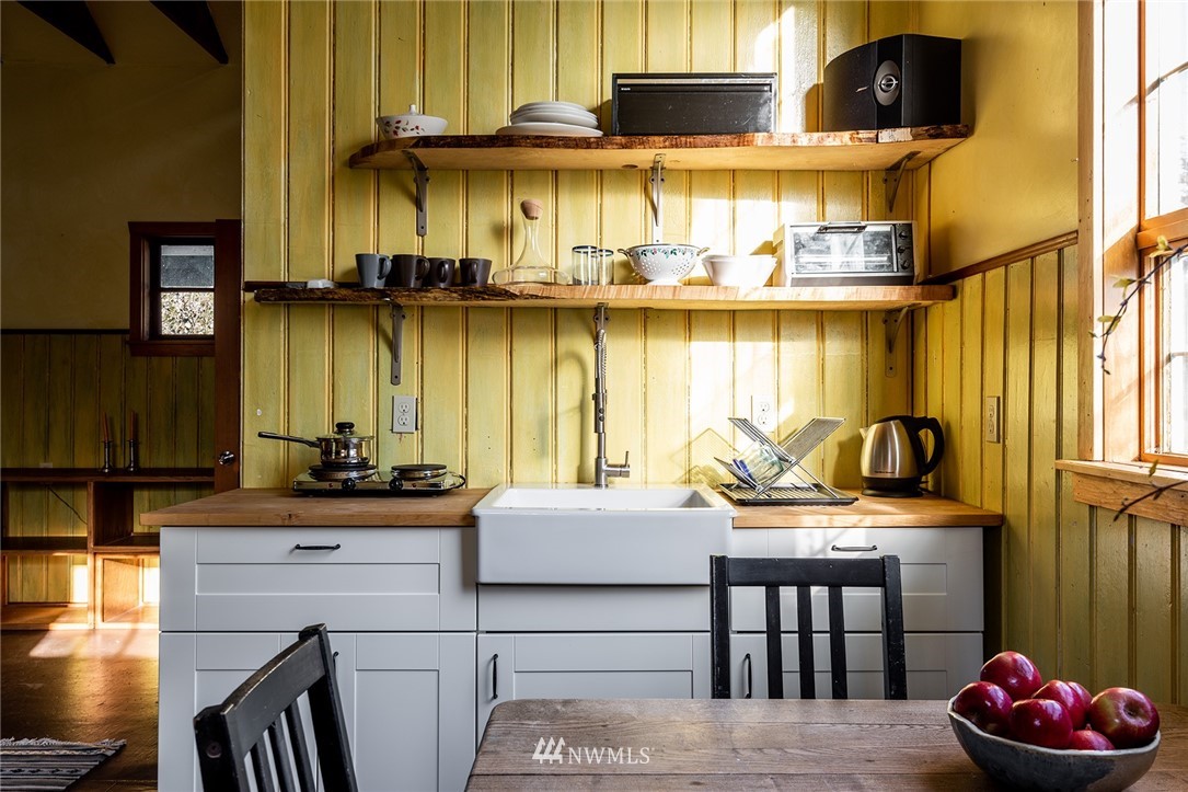 9048 Southwest Soper Road Vashon, WA 98070 - Photo 18 of 27