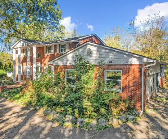 $999,000 | 48000 Eight Mile West, Northville, MI 48167