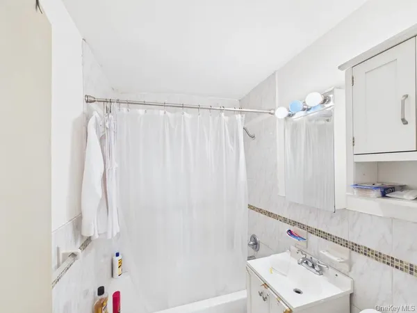 $778,000 | 1256 Allerton Avenue | Bronxwood