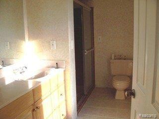 1530 Chevy Circuit Rochester, MI 48306 - Photo 13 of 25 master bath