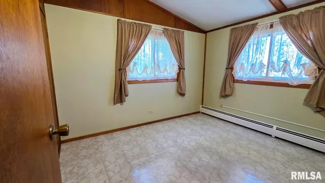 $119,900 | 608 Copp Avenue, Mount Carmel, IL 62863