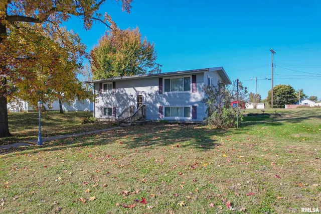 $119,900 | 608 Copp Avenue, Mount Carmel, IL 62863