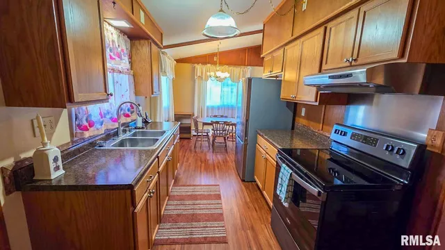 $119,900 | 608 Copp Avenue, Mount Carmel, IL 62863