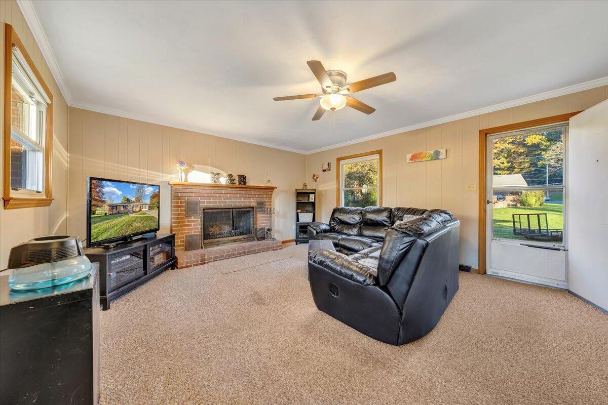 2615 Grandin Road Southwest Roanoke, VA 24015 - Photo 11 of 24 19-MIB04602