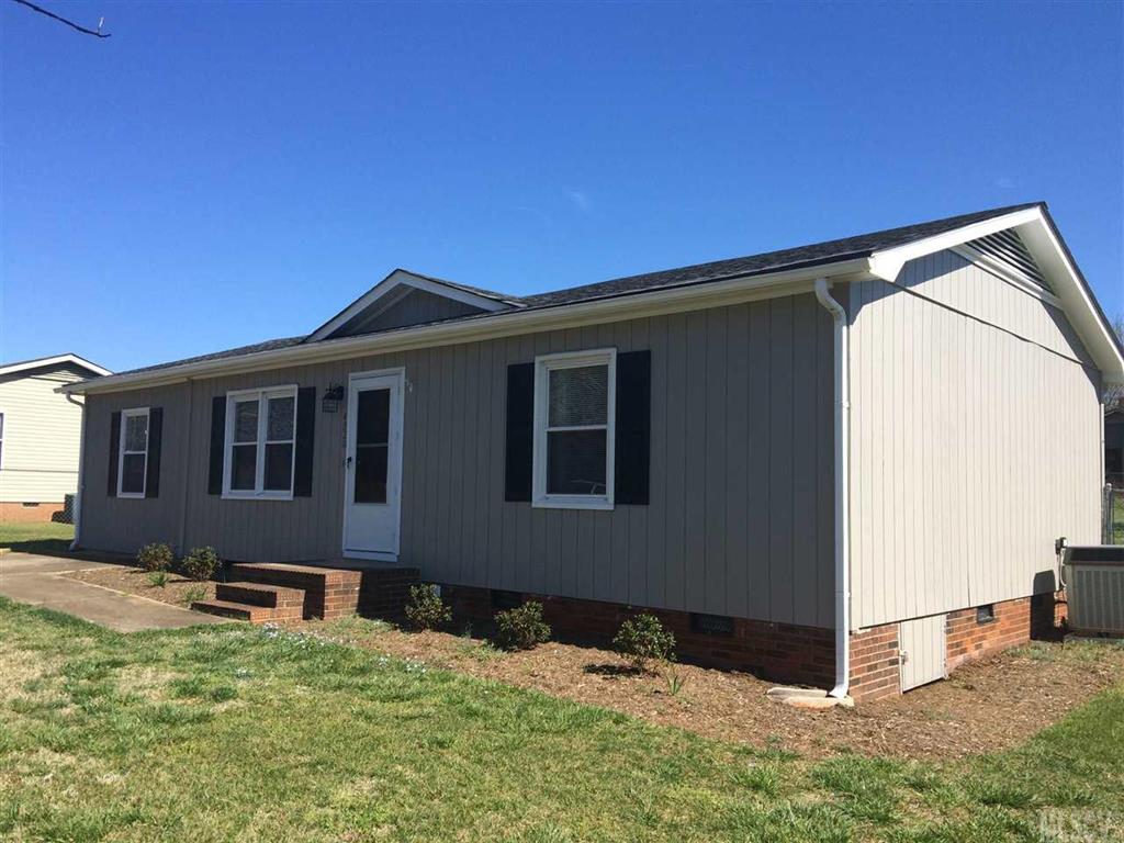 4220 River Road Hickory, NC 28602 - Photo 1 of 17