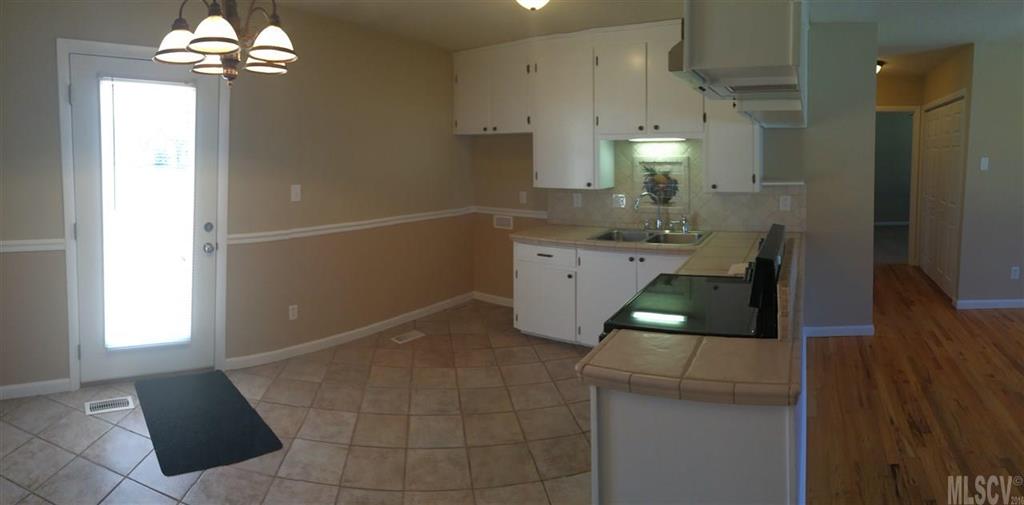 4220 River Road Hickory, NC 28602 - Photo 11 of 17