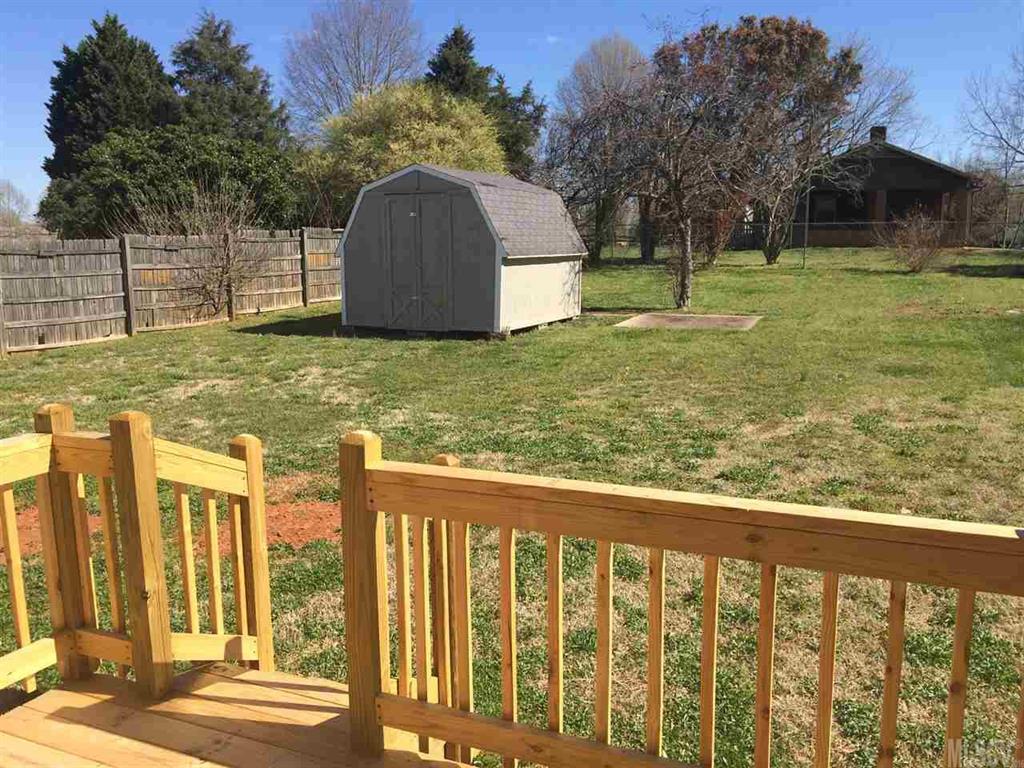 4220 River Road Hickory, NC 28602 - Photo 3 of 17