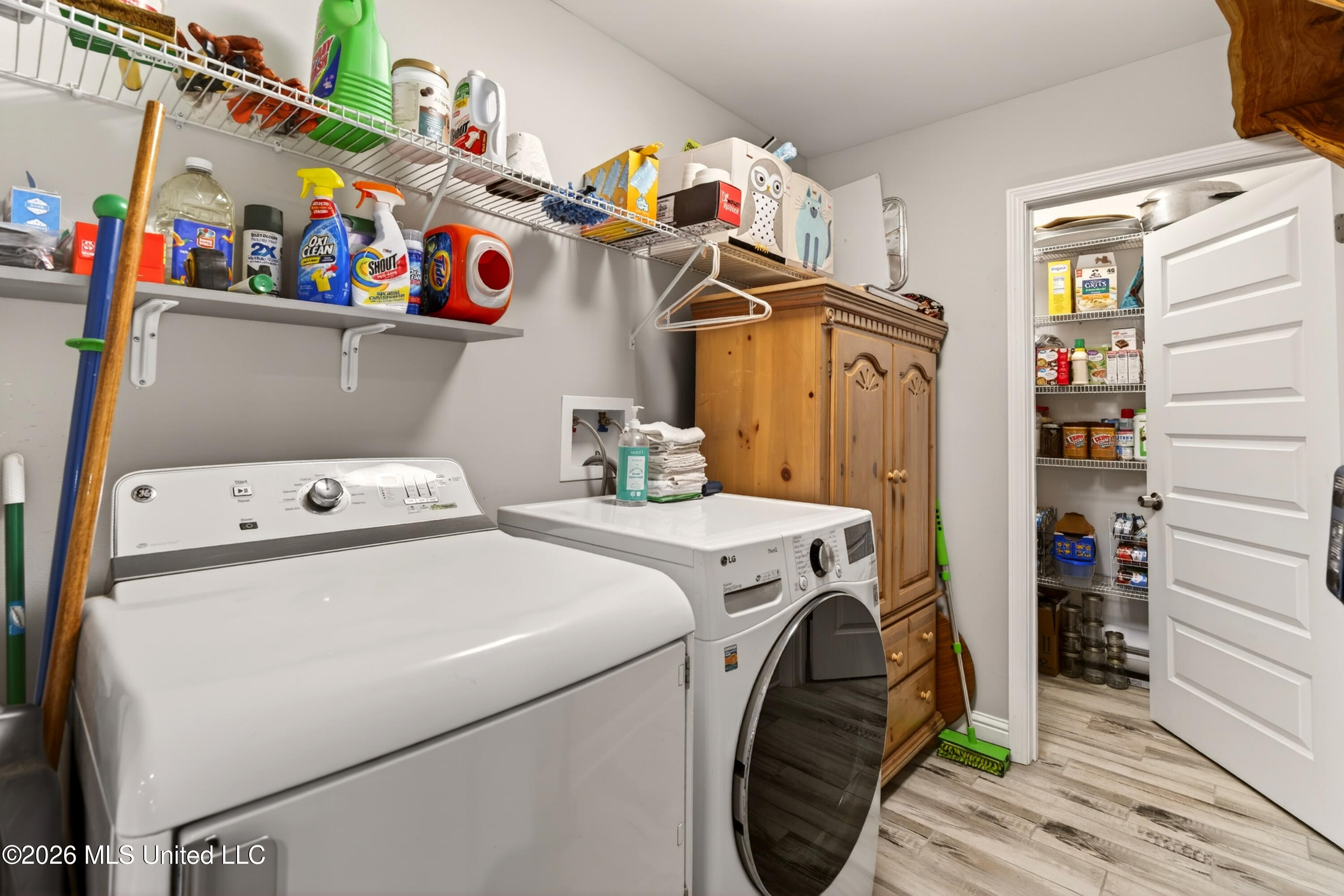 23 Buddy Road Picayune, MS 39466 - Photo 27 of 49 Laundry room and pantry