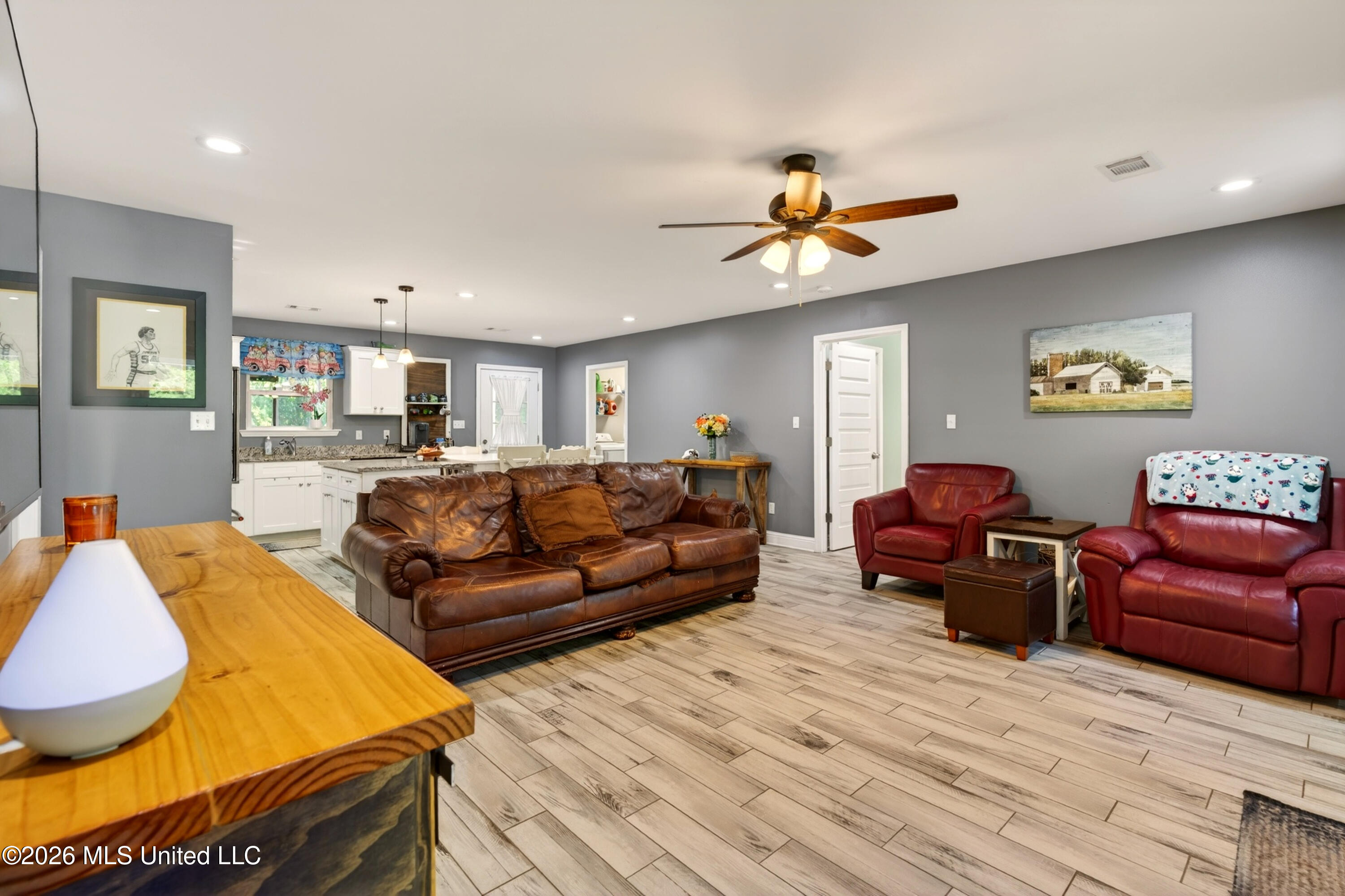 23 Buddy Road Picayune, MS 39466 - Photo 9 of 49 Living room