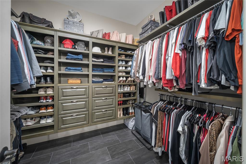 16291 Chesterfield Ridge Circle Chesterfield, MO 63017 - Photo 18 of 35