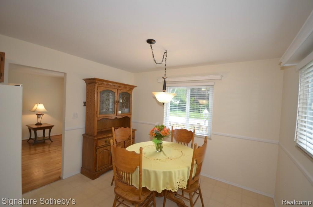 1135 Oxford Road Berkley, MI 48072 - Photo 9 of 22 2013-10-16 16.25