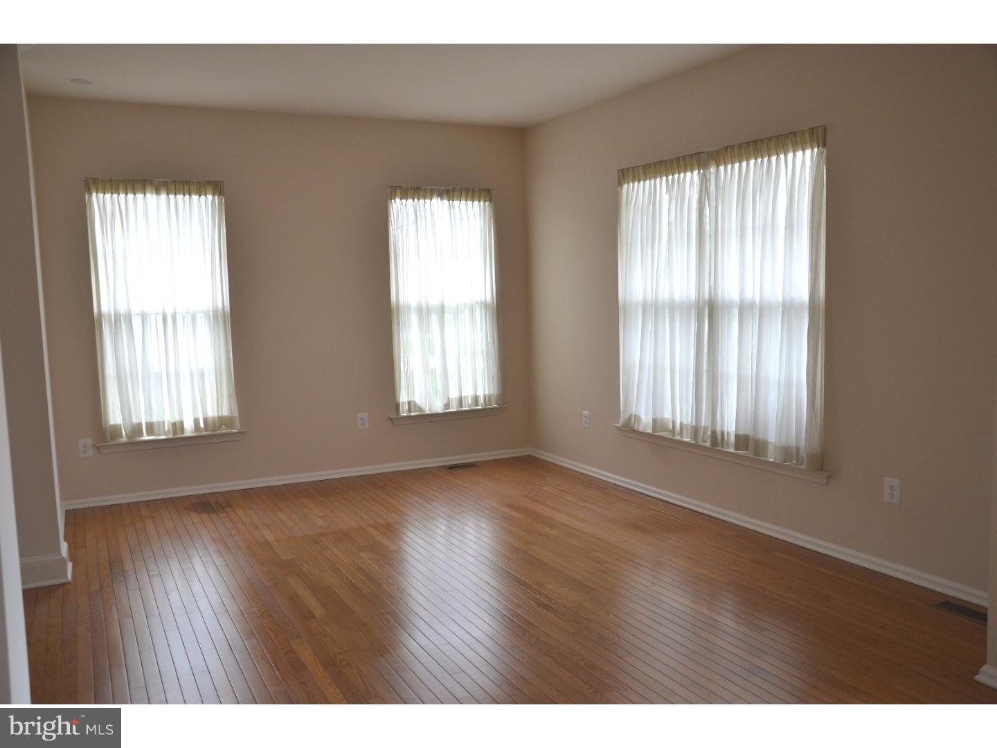 15 Thackery Road Hainesport, NJ 08036 - Photo 4 of 25 Living Room
