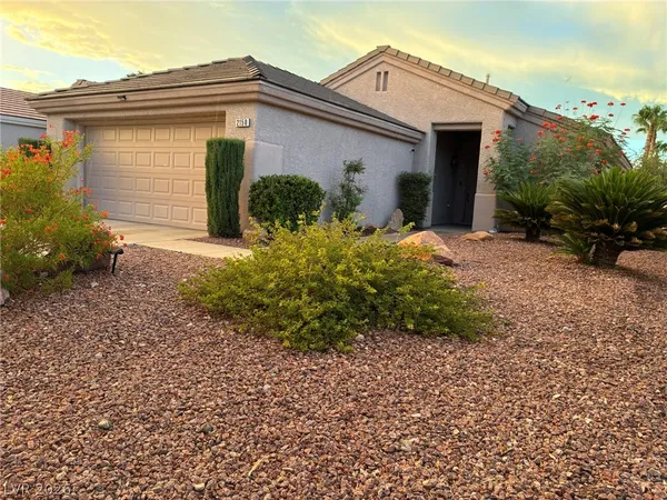 $2,350 | 2150 Point Mallard Drive, Henderson, NV 89012
