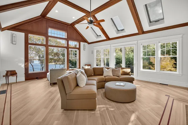 a view of walk in closet