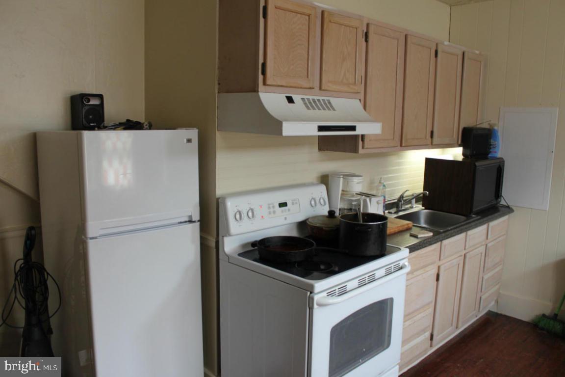 113 East Lemon Street Lancaster, PA 17602 - Photo 4 of 11