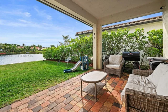 $950,000 | 445 Southwest 113th Lane, Pembroke Pines, FL 33025