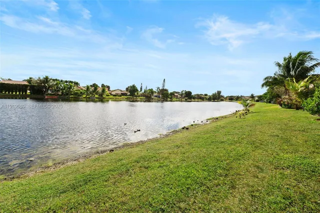 $950,000 | 445 Southwest 113th Lane, Pembroke Pines, FL 33025