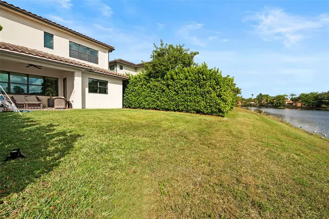 $950,000 | 445 Southwest 113th Lane, Pembroke Pines, FL 33025