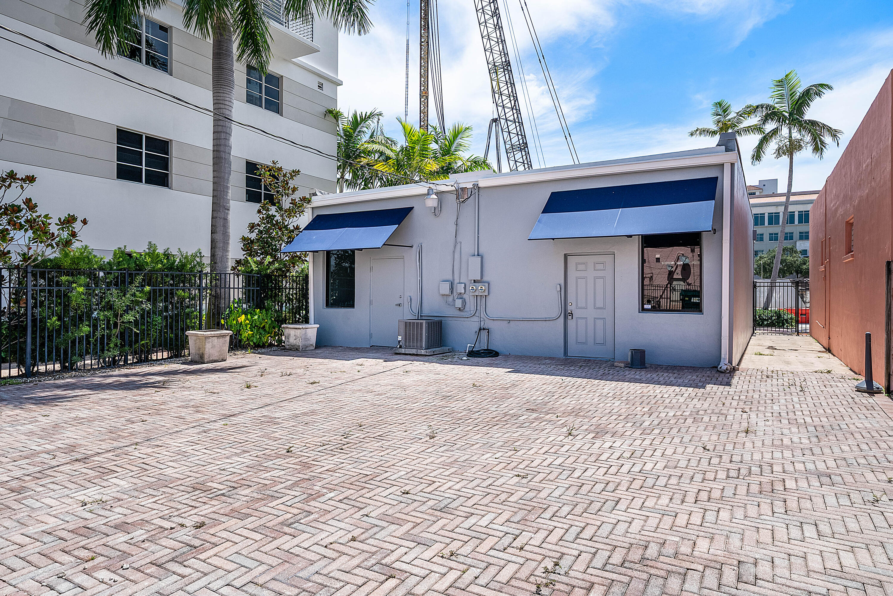 127 East Boca Raton Road Boca Raton, FL 33432 - Photo 21 of 39 Back Entrance