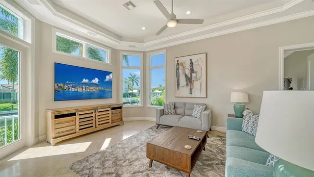 $4,700,000 | 610 Yardarm Lane, Longboat Key, FL 34228