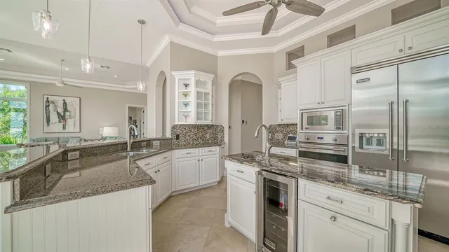$4,700,000 | 610 Yardarm Lane, Longboat Key, FL 34228