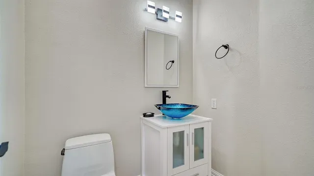 $4,700,000 | 610 Yardarm Lane, Longboat Key, FL 34228