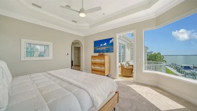 $4,700,000 | 610 Yardarm Lane, Longboat Key, FL 34228