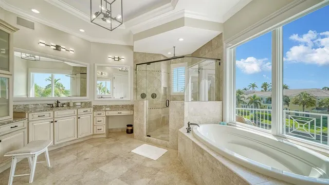 $4,700,000 | 610 Yardarm Lane, Longboat Key, FL 34228