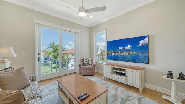 $4,700,000 | 610 Yardarm Lane, Longboat Key, FL 34228