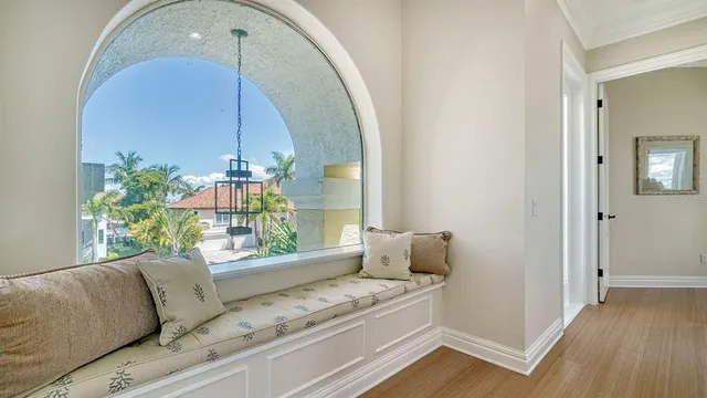 $4,700,000 | 610 Yardarm Lane, Longboat Key, FL 34228