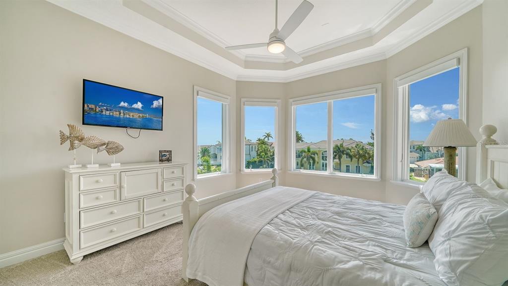 610 Yardarm Lane Longboat Key, FL 34228 - Photo 37 of 45