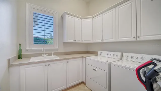 $4,700,000 | 610 Yardarm Lane, Longboat Key, FL 34228