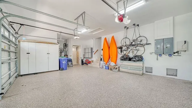 $4,700,000 | 610 Yardarm Lane, Longboat Key, FL 34228