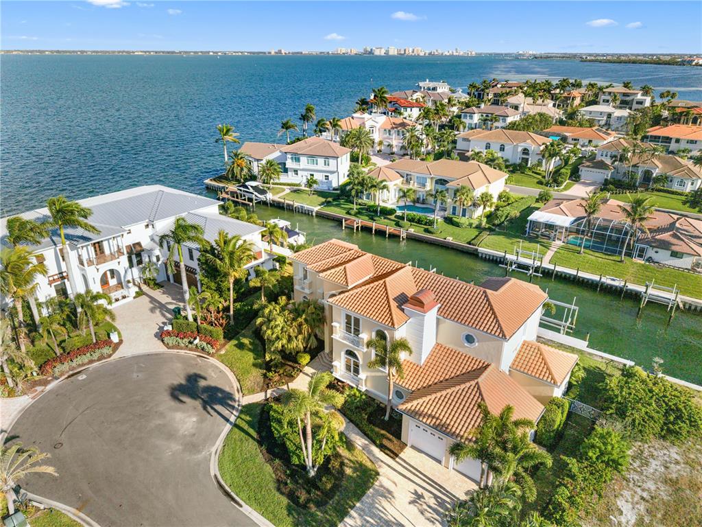 610 Yardarm Lane Longboat Key, FL 34228 - Photo 8 of 45