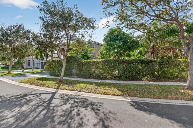 $775,000 | 7137 Copperfield Circle, Lake Worth, FL 33467