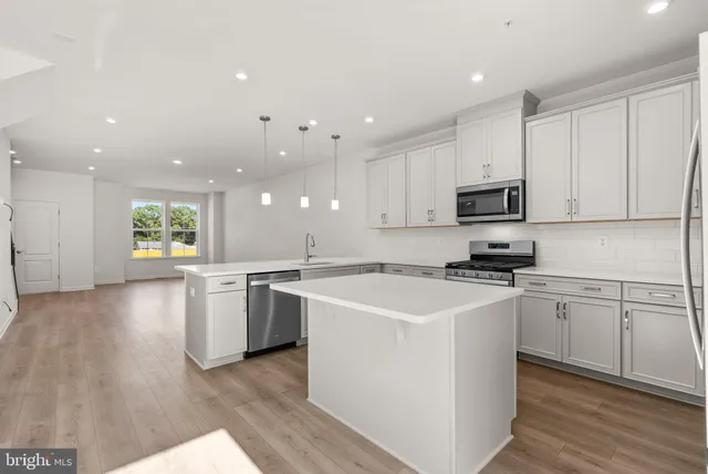 $3,400 | 8269 Longford Road, Glen Burnie, MD 21061