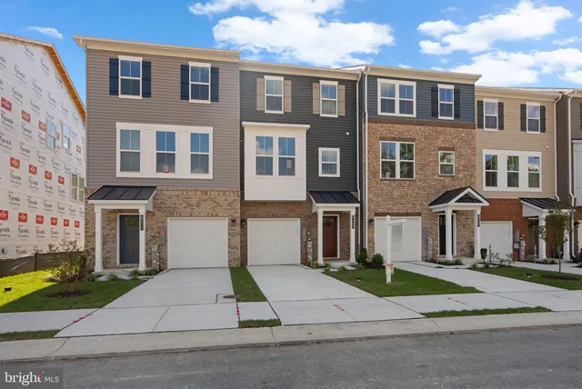 $3,400 | 8269 Longford Road, Glen Burnie, MD 21061