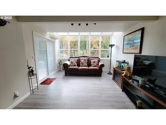 $430,000 | 296 Woodridge Drive, Eugene, OR 97405