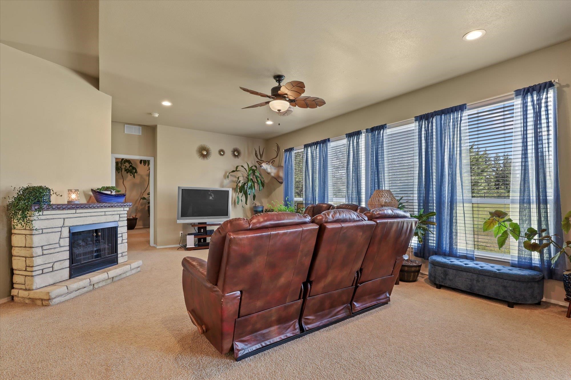 2515 West Dynamite Lane Spokane, WA 99224 - Photo 7 of 42