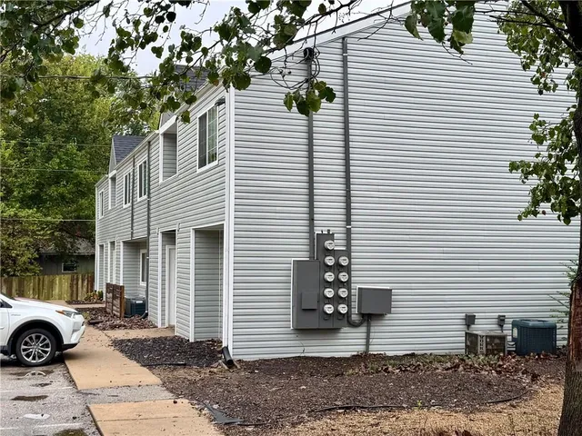 $150,000 | 1501 West 25th Court, Unit C7, Lawrence, KS 66046