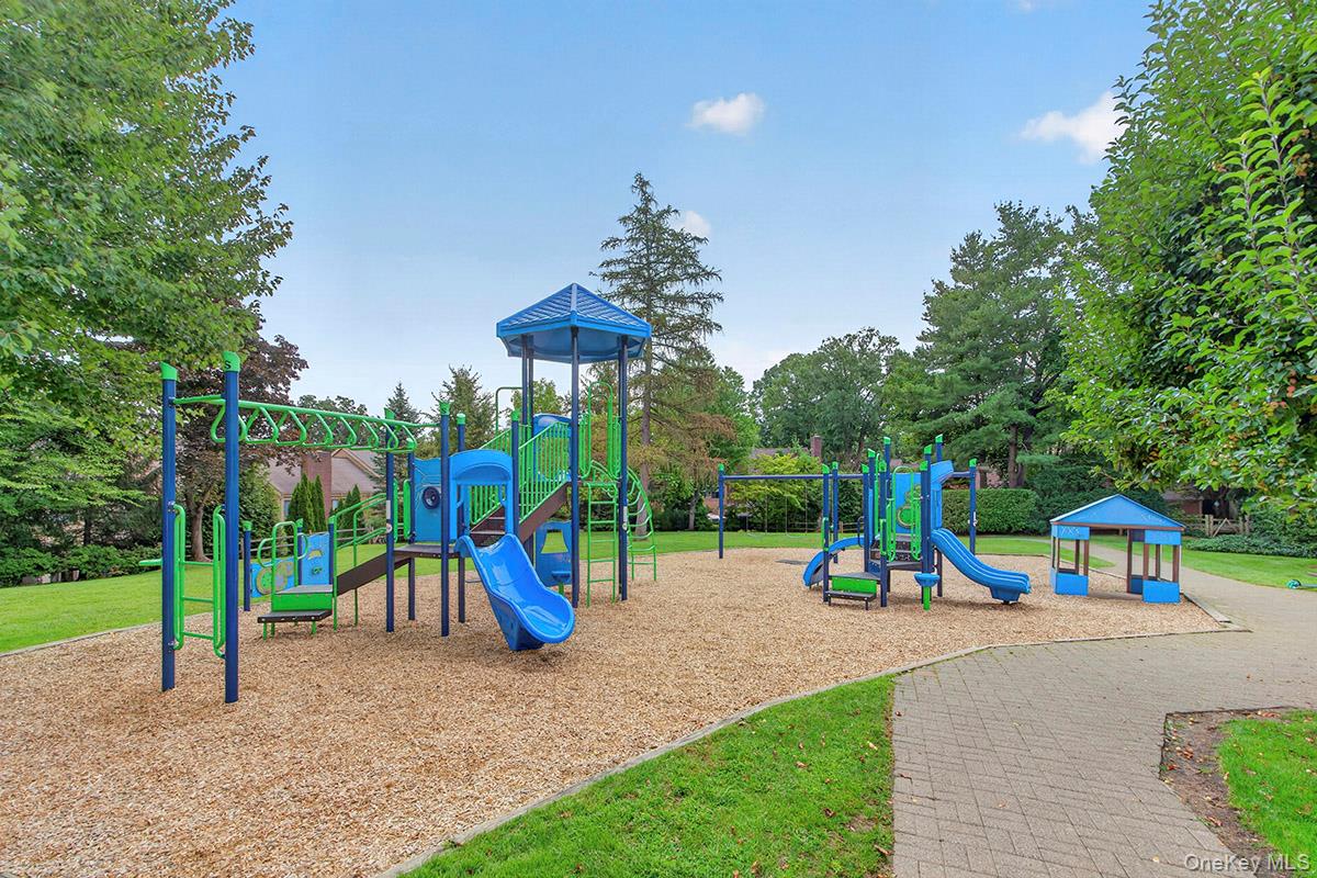 246 Tree Top Crescent Rye Brook, NY 10573 - Photo 16 of 24 Gallery Image 16