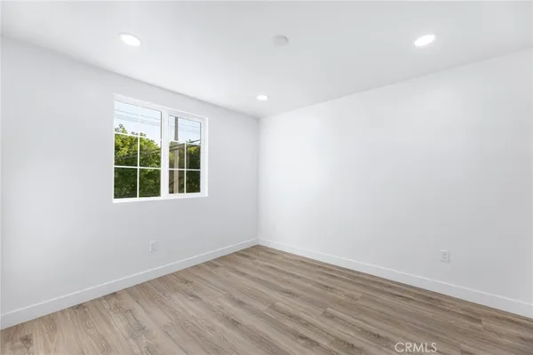 $2,695 | 498 East 52nd Street, Long Beach, CA 90805