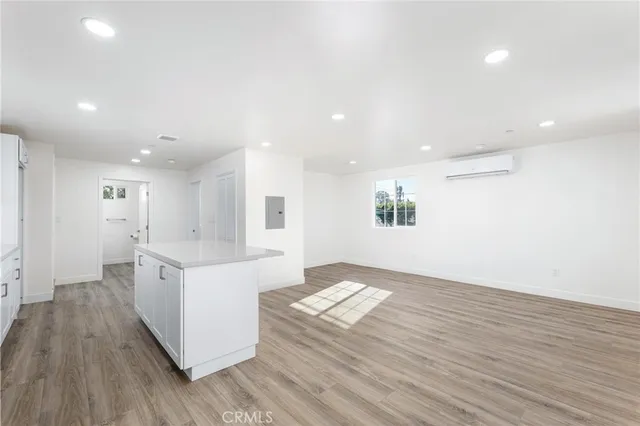 $2,595 | 498 East 52nd Street, Long Beach, CA 90805