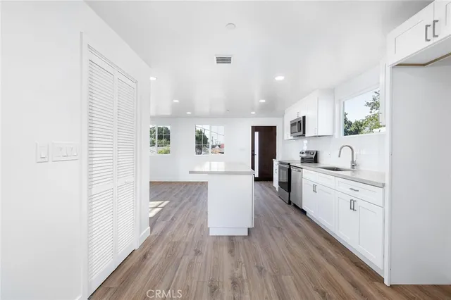 $2,595 | 498 East 52nd Street, Long Beach, CA 90805