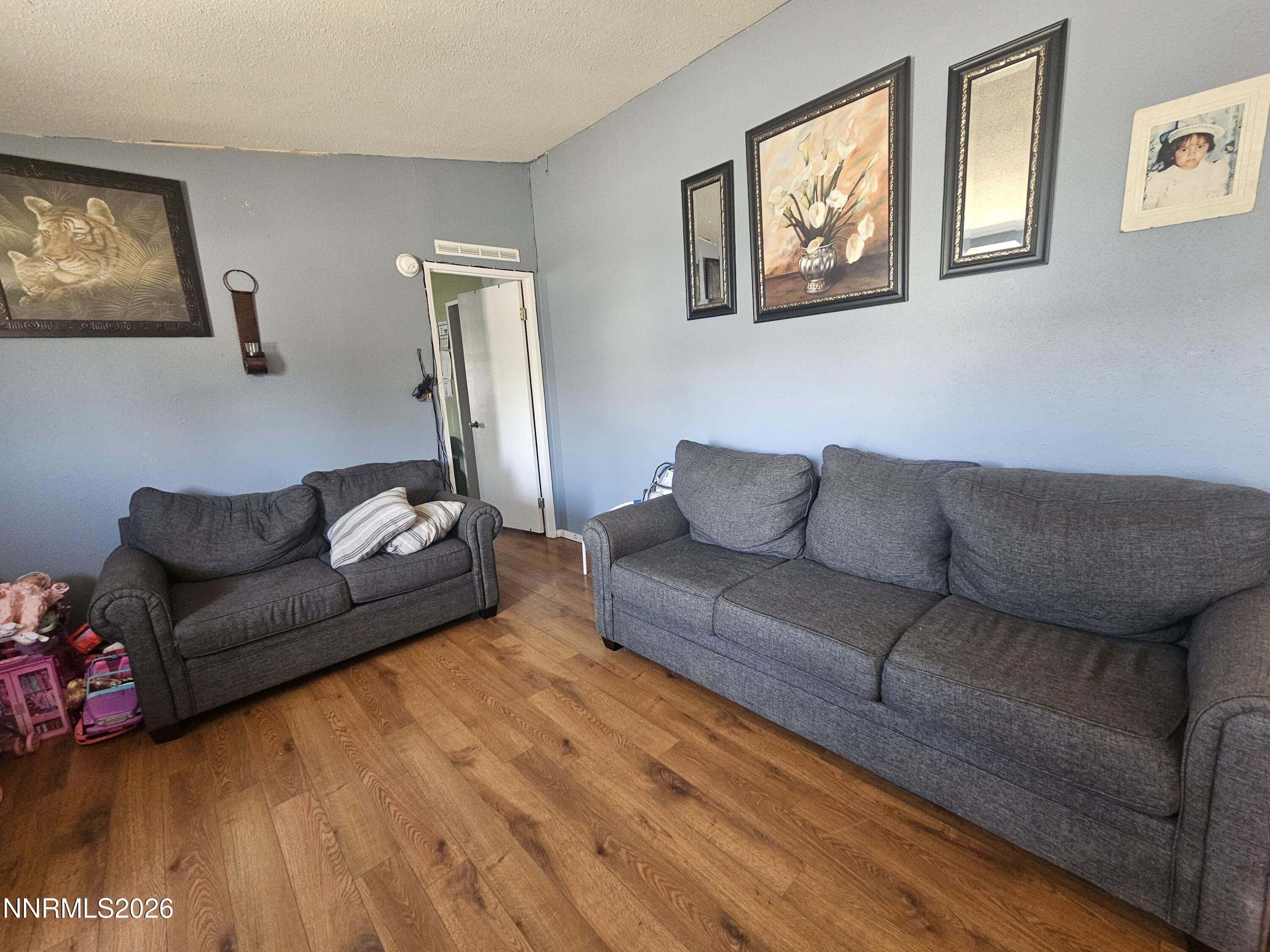 7661 Lytton Road Reno, NV 89506 - Photo 3 of 15 7661 Lytton Rd Living Room